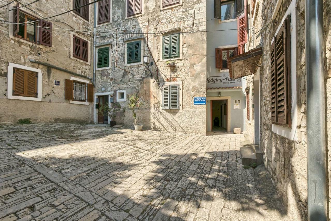 Old Town Apartments In City Center プーラ エクステリア 写真